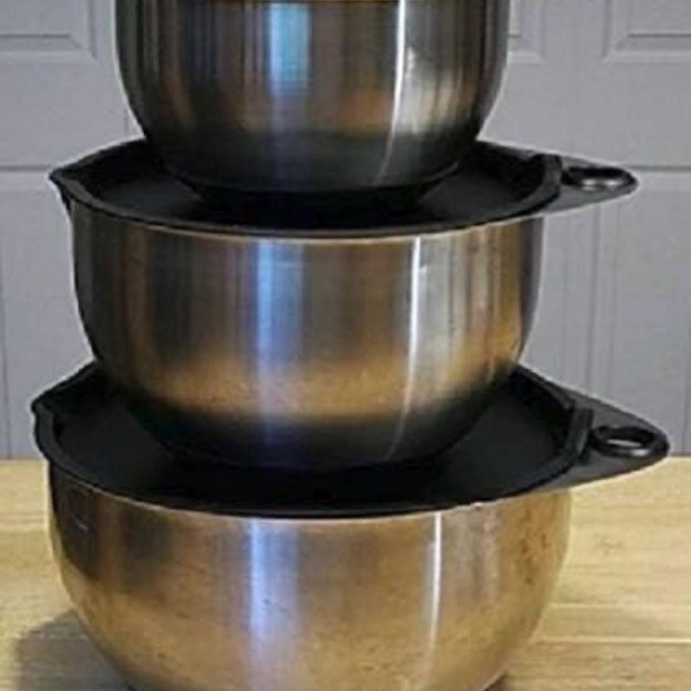 Pampered Chef Stainless Steel w/Silicone Bottom Set of 3 Mixing Bowls 2L, 4L, 6L